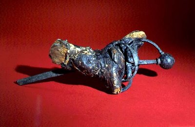 Épée dans la racine d