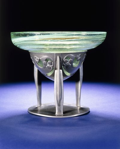 Bol en étain Liberty Tudric avec doublure en verre Clutha de James Couper & Sons, vers 1902-05 - Archibald Knox