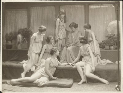 [Isadora Duncan et le groupe] - Arnold Genthe
