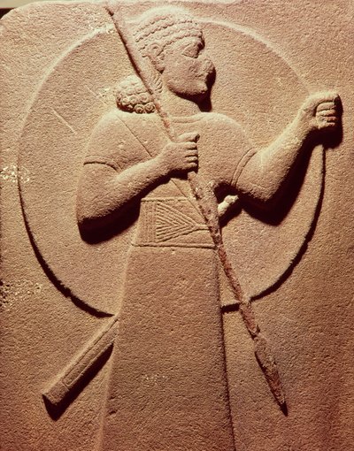 Relief représentant un guerrier hittite, de Carchemish, XIe-IXe siècle av. J.-C. - Assyrian School