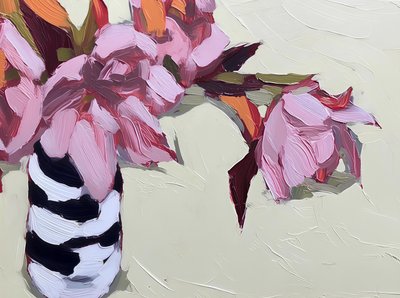 Vase rayé à fleurs roses - Avanesova Elena