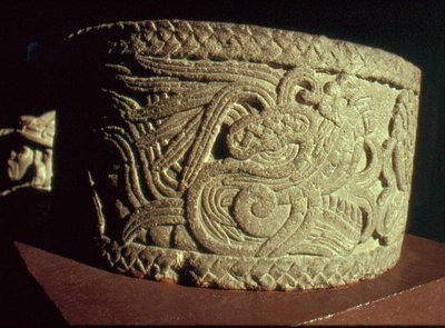Urne avec serpent à plumes - Aztec