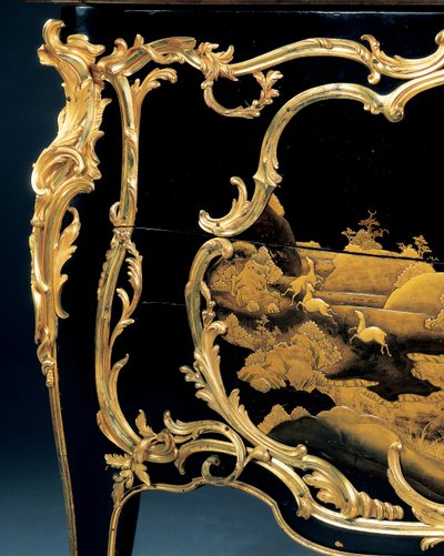 Commode (laque japonaise montée en bronze doré) - Bernard van Risenburgh II