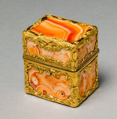 Boîte avec accessoires de toilette - British School