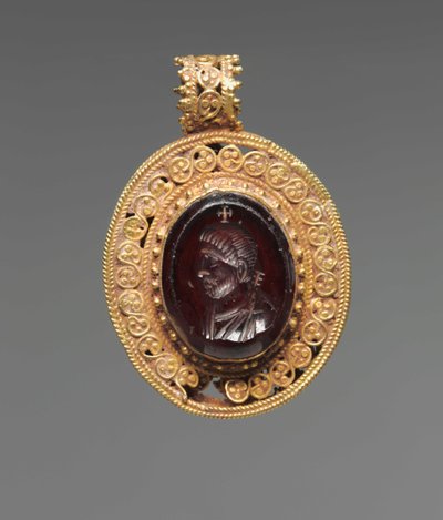 Pendentif avec intaille de portrait, années 500 - Byzantine School