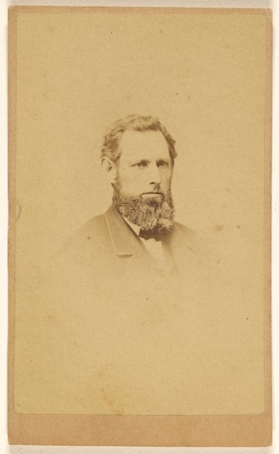 [Homme barbu non identifié, imprimé en vignette] - C.E. Edwards