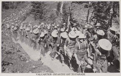 Val Cartier-Infanterie au défilé 1915 (photo n/b) - Canadian Photographer