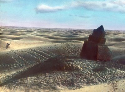 Maroc, borne kilométrique dans le désert, vers 1910 - Carl Simon