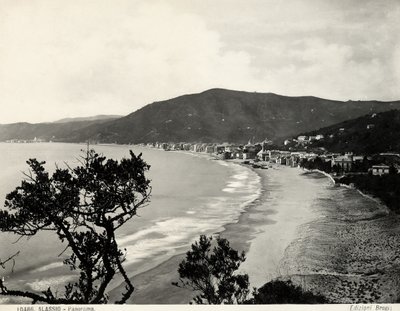 Étendue de la plage à Alassio, vers 1890 (photo n/b) - Carlo Brogi