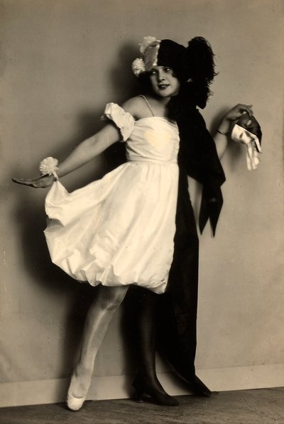 Portrait de Wanda Wulz déguisée - Carlo Wulz
