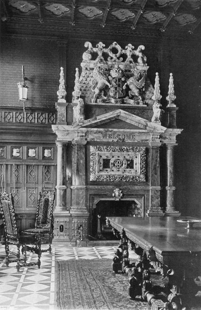 La cheminée dans la salle de réception - Charles Latham