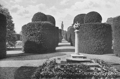 Heslington Hall : Travail de Topiaire Élégant - Charles Latham