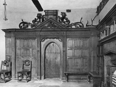 Écran dans le hall inférieur, date 1558 - Charles Latham