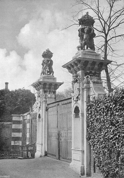 Les Portes du Pot de Fleurs à Hampton Court - Charles Latham