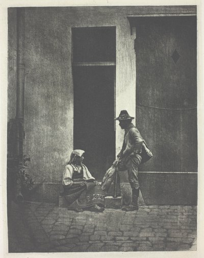 Pifferaro debout et paysanne italienne assise, dans la cour du 21 Quai Bourbon - Charles Nègre