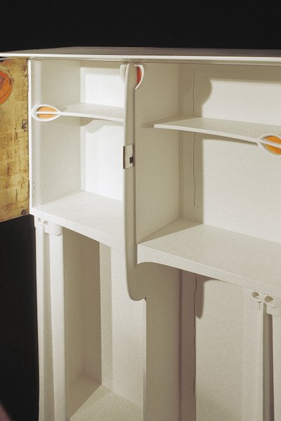 Cabinet blanc conçu pour Mme Rowat, 1902 - Charles Rennie Mackintosh