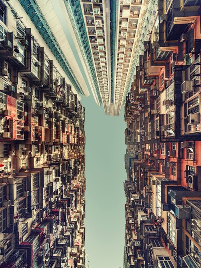 Un canyon urbain imposant - Christian MARCEL