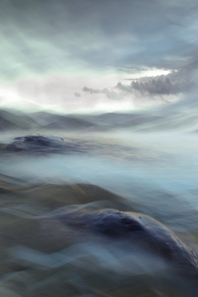 Paysage abstrait bleu brumeux - Christina Sillen