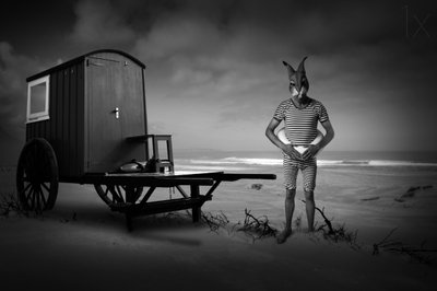 Un baigneur solitaire à Lone Rabbit Beach - Christine von Diepenbroek