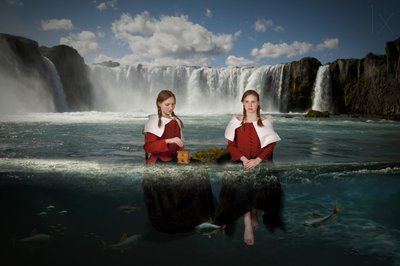 Les sirènes près de la cascade - Christine von Diepenbroek