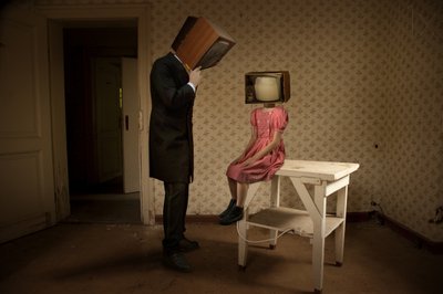 Têtes de téléviseurs vintage - Christine von Diepenbroek