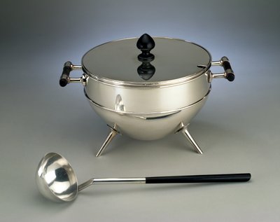 Soupière et louche, fabriquées par Hukin & Heath, 1880 - Christopher Dresser