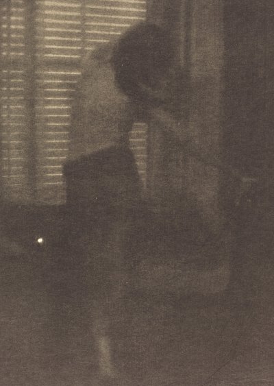 Modèle dans un studio à New York - Clarence H. White