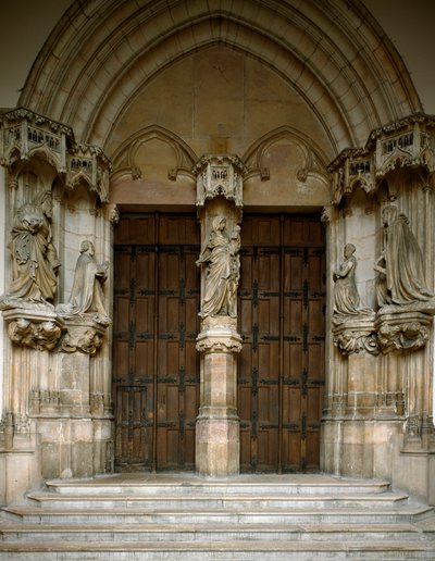 Vue du portail de la Chartreuse de Champmol, décoré de cinq sculptures réalisées par Claus Sluter (vers 1350-1405) : la Vierge, le duc et la duchesse de Bourgogne, Saint Jean-Baptiste et Sainte Marguerite - Claus Sluter