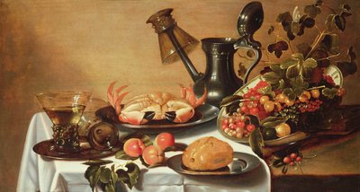 Nature morte de fruits avec crabe, roehmer renversé sur le bec d