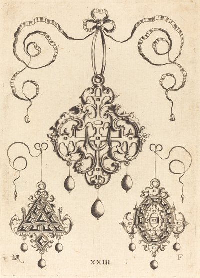 Trois pendentifs en orfèvrerie, les inférieurs triangulaires et ovales - Daniel Mignot