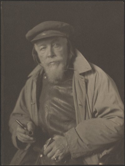 [Homme barbu avec une casquette et une pipe (probablement un vieux capitaine de navire)]. - Doris Ulmann