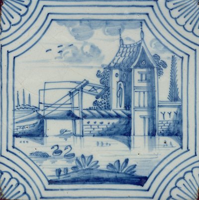 Carreau de Delft montrant un pont-levis sur un canal, XIXe siècle - Dutch School