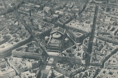 Caractéristique architecturale centrale de Paris améliorée par la prévoyance dans la conception des rues, vers 1935 - ENA