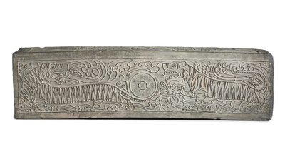 Grand élément architectural funéraire moulé gris avec deux tigres - Eastern Han Dynasty Chinese School