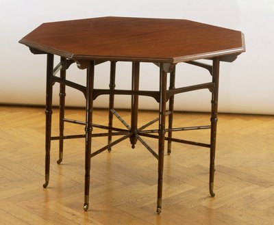 Table octogonale, fabriquée par Collinson et Lock, vers 1875 - Edward William Godwin