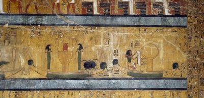 Bateaux avec sistres, déesses et scarabée, dieu avec plume d