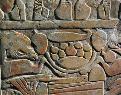 Relief représentant des offrandes alimentaires pour les divinités, d