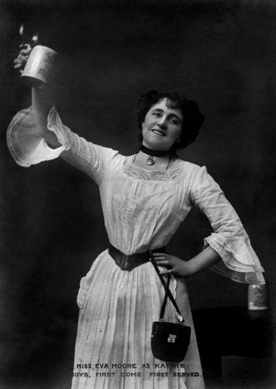 Eva Moore en Kathie dans Boys, First Come, First Served, 1903 - Ellis and Walery