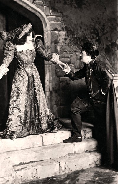 Julia Neilson et Fred Terry dans une scène de Dorothy O The Hall, début du 20e siècle - Ellis and Walery