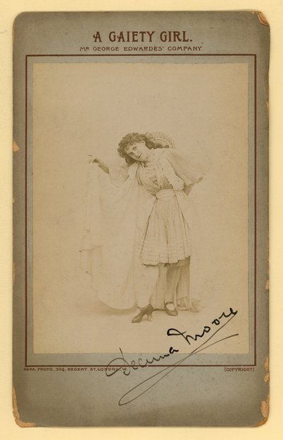 Une fille de Gaiety - Decima Moore - English Photographer