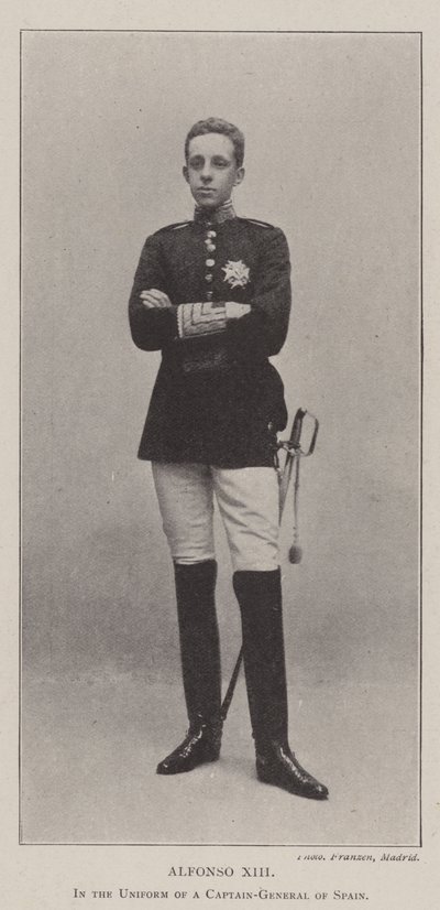 Alphonse XIII, en uniforme de capitaine-général d