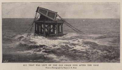 Tout ce qui restait du vieux quai en chaîne après la tempête - English Photographer