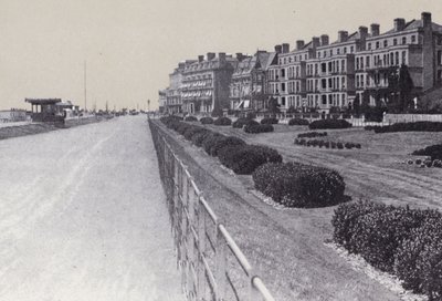 Plage, Mansions - English Photographer