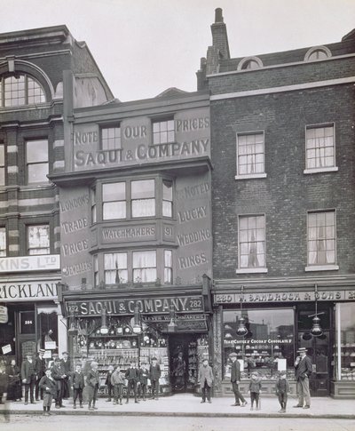 Bishopsgate, de Historic London Buildings par Alfred et John Bool (f.1850-1900) et Henry Dixon (1820-92) - English Photographer