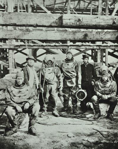 Pont de Blackfriars : ouvriers de construction posant avec équipement, 1869 - English Photographer