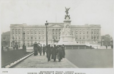 Buckingham Palace, Londres, montrant la nouvelle façade et le mémorial de la reine Victoria - English Photographer