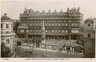 Gare de Charing Cross et hôtel, Strand, Londres - English Photographer