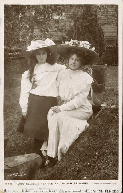 Ellaline Terriss, actrice et chanteuse anglaise avec sa fille, Mabel - English Photographer