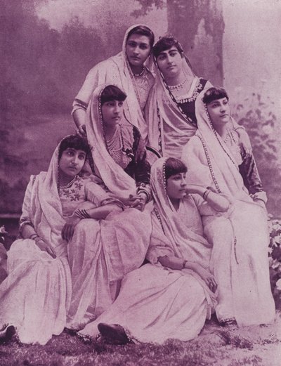 Groupe de dames parsi - English Photographer