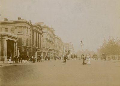 Hyde Park Corner et Piccadilly, Londres - English Photographer